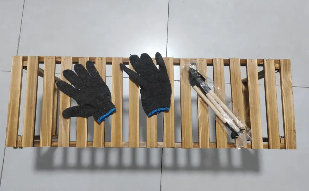 Affordable Single Layer Wooden Plant Stand - Stylish & Durable(Pack of 2)