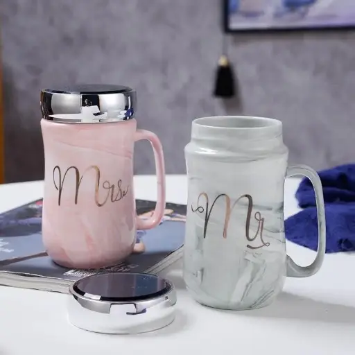 Pink,gray Printed Mr. & Mrs. Couple Mug with Mirror Lid, Capacity: 400, Size/Dimension: Medium