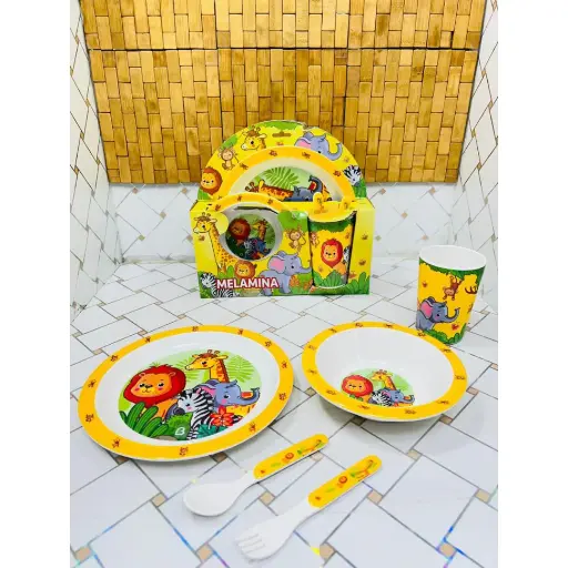 Random Design - Kids Dinner Set 5 Pcs Bamboo Fiber Baby Feeding Set Plate Bowl Cup Spoon Fork Eco Friendly Non Toxic Tableware for Toddlers Children Cute Cartoon Design Meal Set